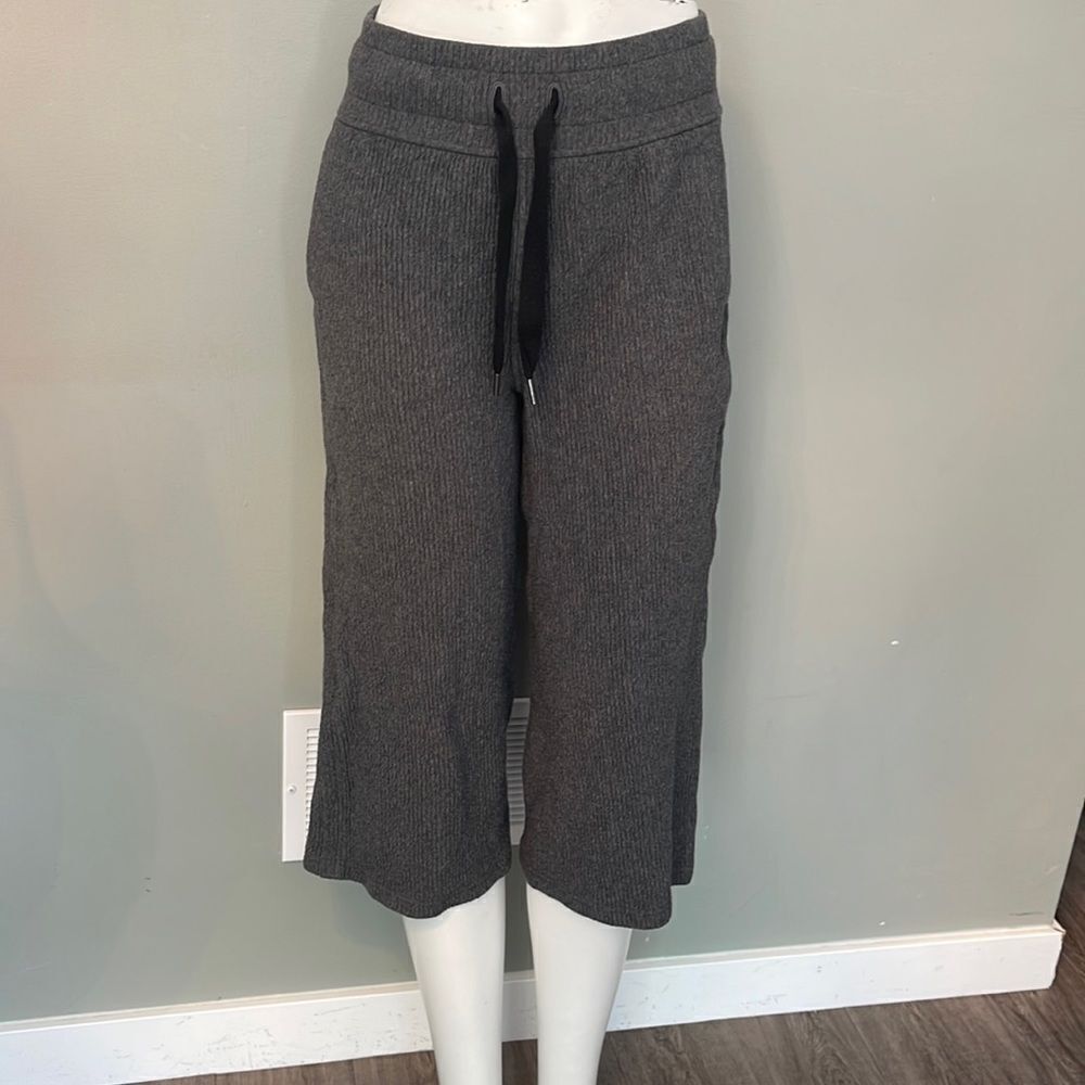 Lululemon Retreat Yourself Crop Size 4
